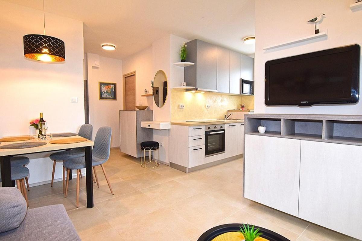 Sole Pula Apartman-Near Beach ภายนอก รูปภาพ